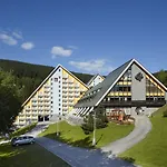 Pinia & Otel 4*