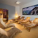 Pinia & Otel 4*