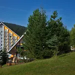 Otel Pinia & 4*