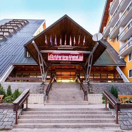 Hotel Pinia &