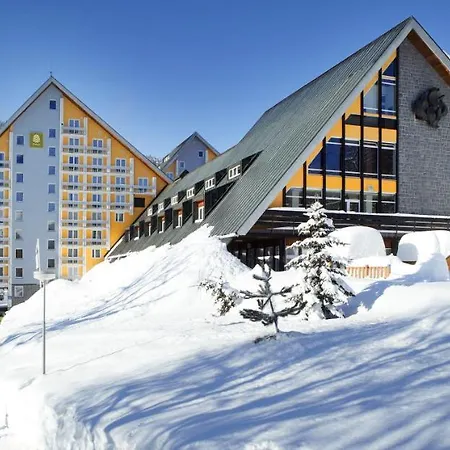 Pinia & Hotel