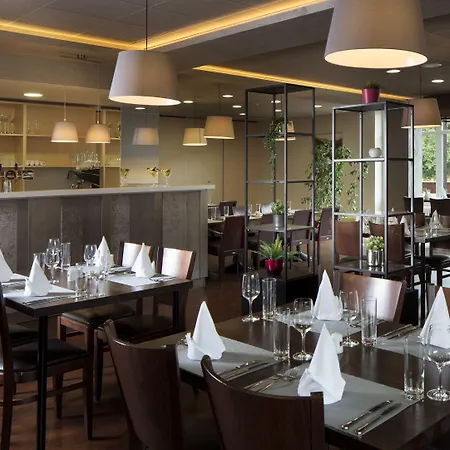 Hotell Pinia &