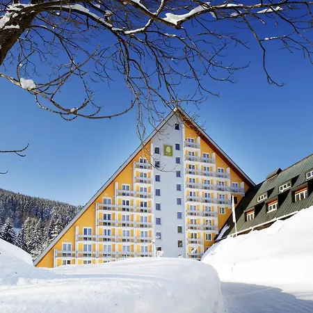 Pinia & Hotel 4*