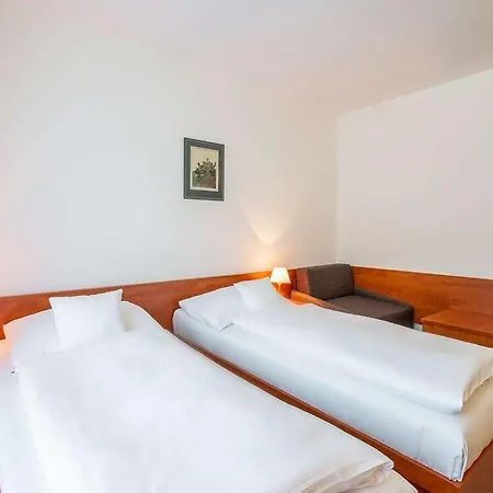 Hotel Pinia &