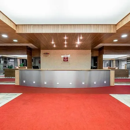 Pinia & Hotel 4*