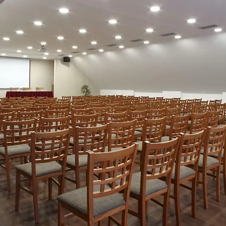 Hotel Pinia &