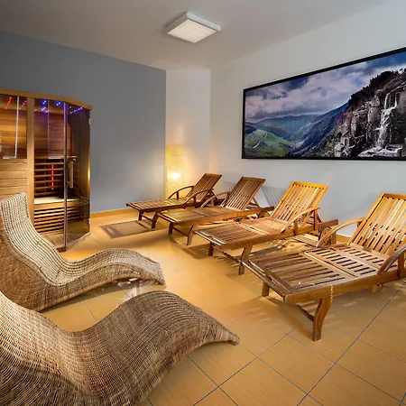 Pinia & Hotel 4*