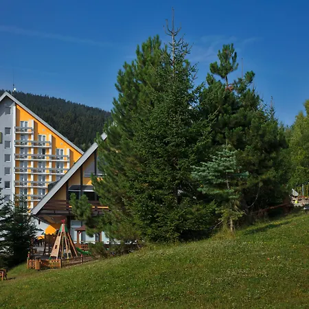 Hotel Pinia & 4*