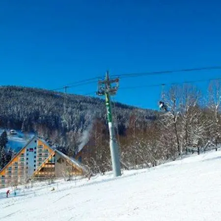 Szálloda Pinia & 4*