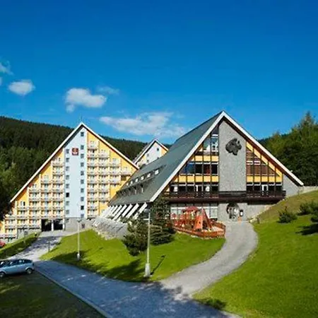 Pinia & Hotel 4*