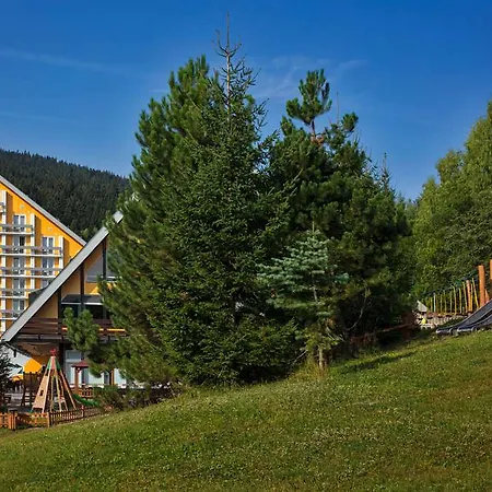 Pinia & Hotel 4*