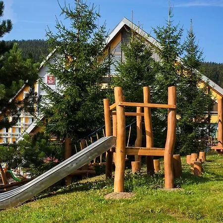 Pinia & Hotel 4*