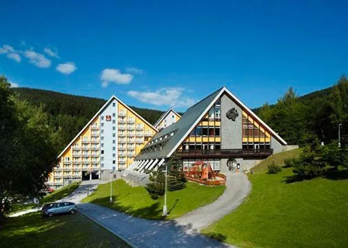 Pinia & Hotel 4*