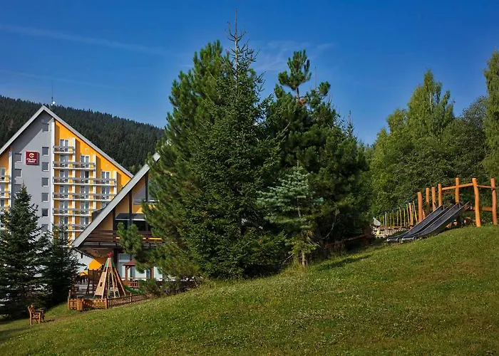 Pinia & Hotel 4*